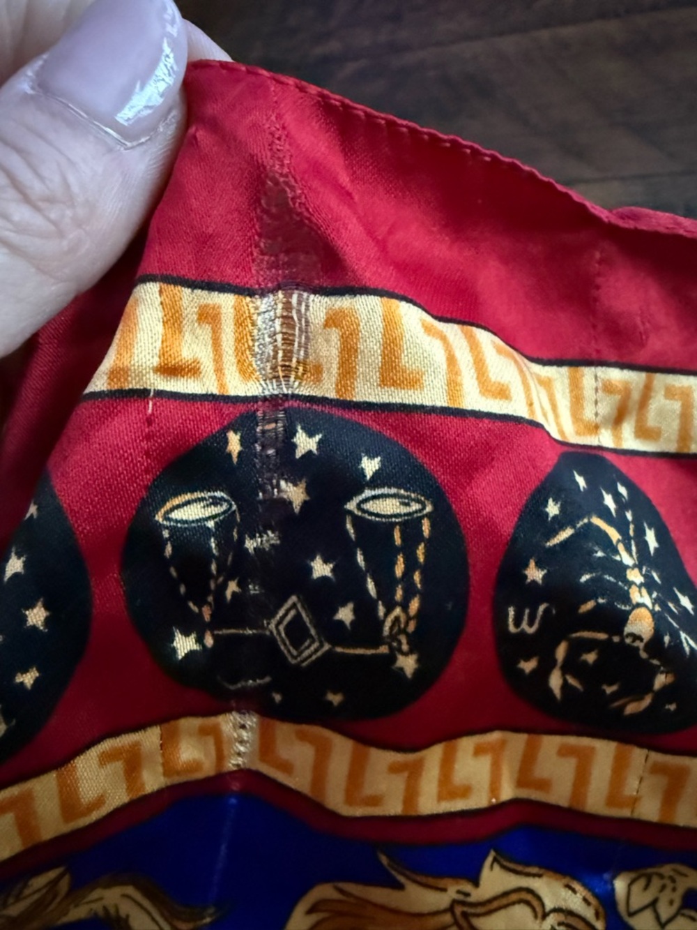 Avon ‘Sign of the Stars’ Vintage Scarf Astrological Zodiac Made in Italy - Picture 7 of 10